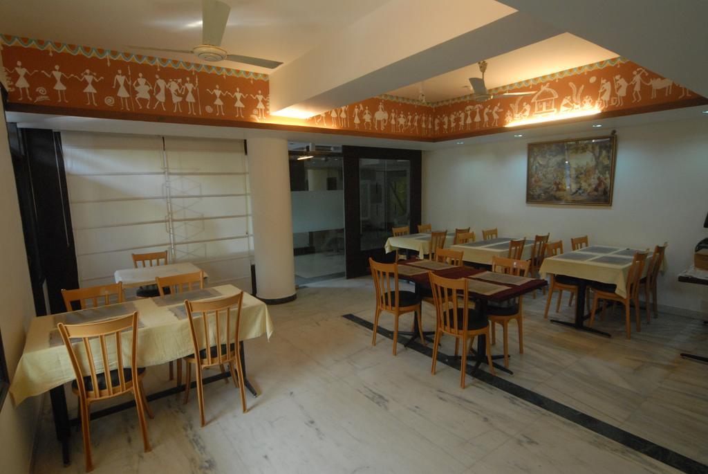 The Komfort Inn Chandīgarh エクステリア 写真