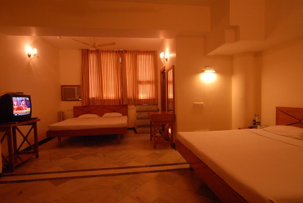 The Komfort Inn Chandīgarh 部屋 写真